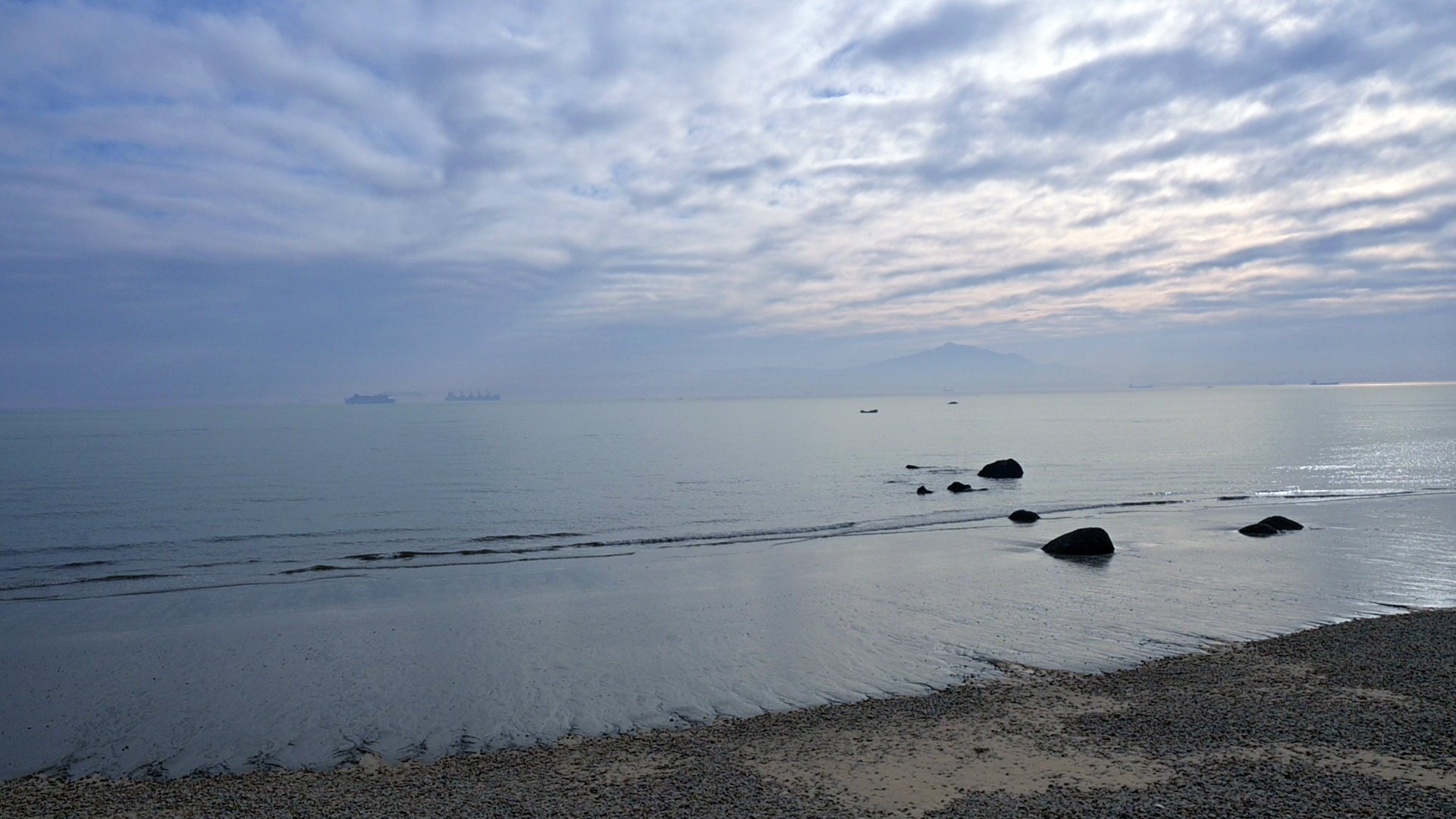 宁静的海滩景色